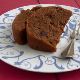 Bake a Rich & Vibrant Vegan Cake That’s Never Pale!