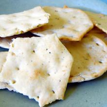 Crunchy & Sustainable: Homemade Almond Pulp Crackers Recipe